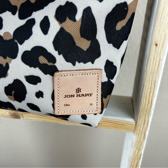 NWT John Hart Grande Leopard Coated Canvas  Makeup Bag - Picture 4 of 7